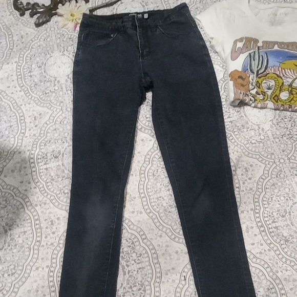 black slightly distressed skinny jeans - Picture 3 of 13